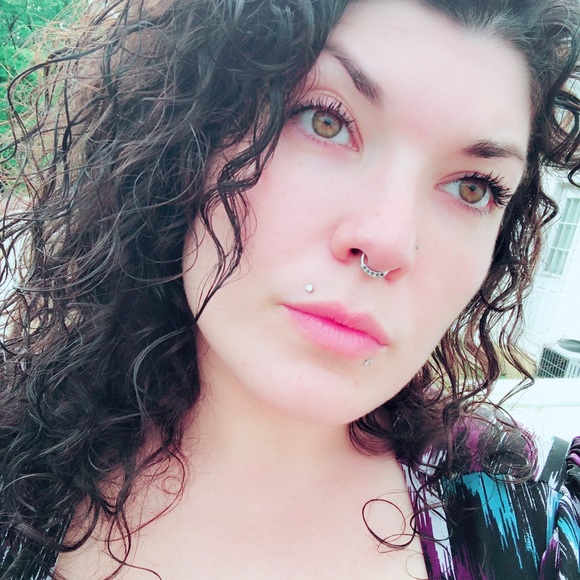 Meet your Posher, Bethany - Picture 3 of 8